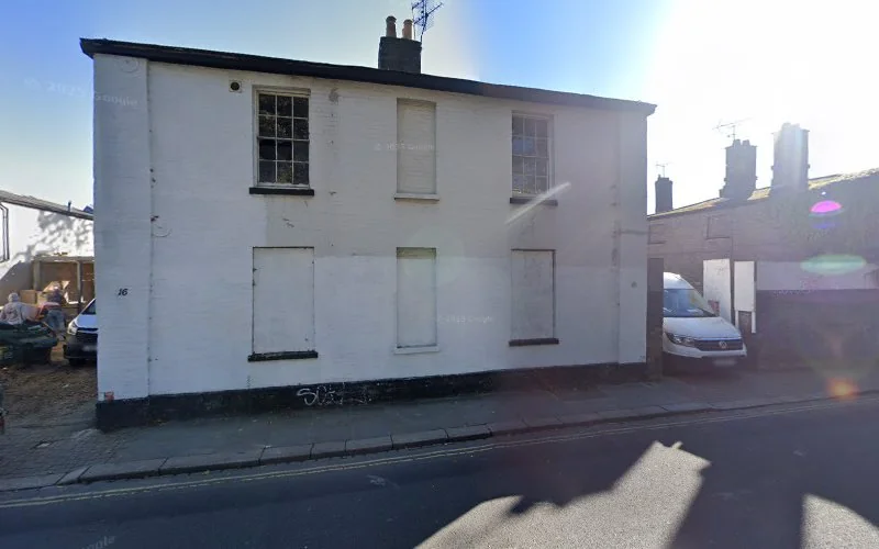 Furse Neil - Dentist in Cambridge