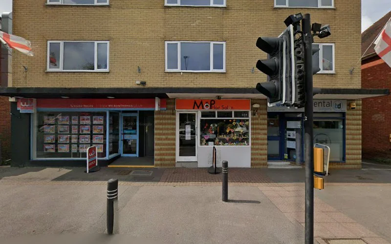 Brown Kevin - Dental clinic in Broadstone