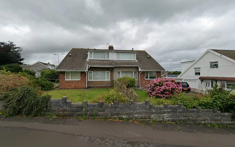 Shades Whiter Teeth - Cosmetic dentist in Swansea