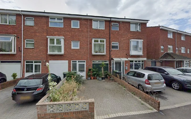 Hughec P - Dental clinic in Portsmouth