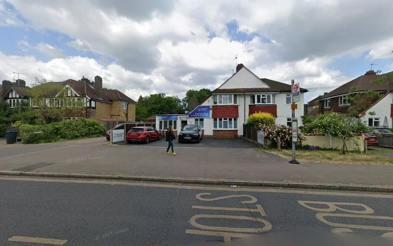 Silverstone R N - Dental clinic in Kingston upon Thames