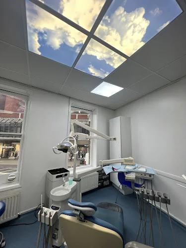 Happy Smiles Dental Clinic - Accepting New Patients | Composite Bonding | Invisalign | Dental Implants | Hygienists - Dentist in London