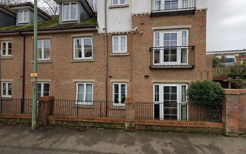 Andrea Tropea Dental Lab ltd - Dental laboratory in Berkhamsted