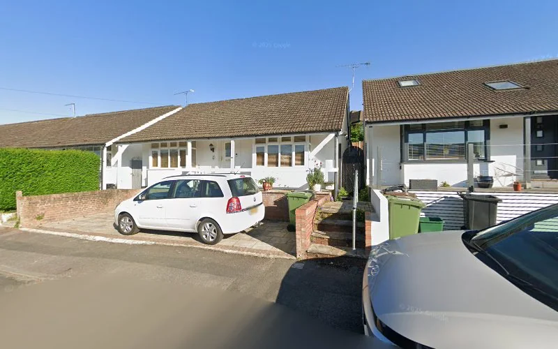 Pooley Dental Ceramics Ltd - Dental clinic in Epsom