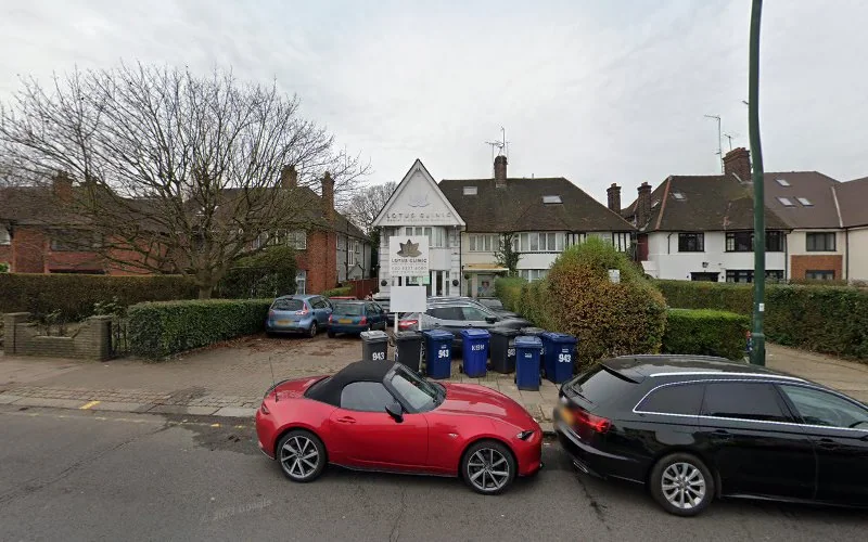 Hollywood Smiles Invisible Braces at Lotus Clinic Hampstead Camden - Cosmetic dentist in London