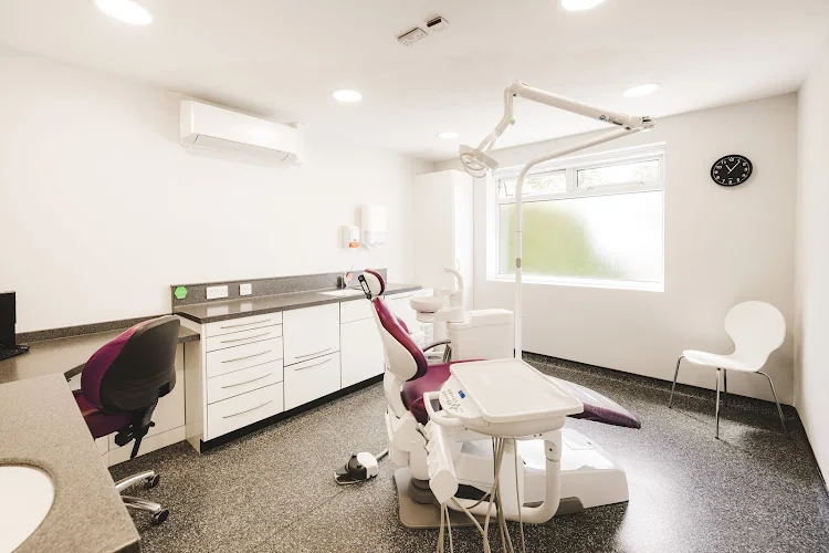 Alder Road Dental Surgery - Dental clinic in Poole