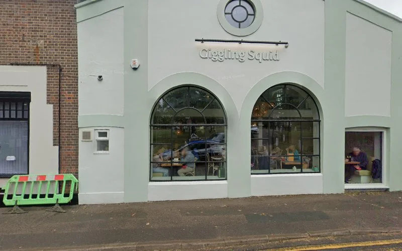 Tant Russell B - Dental clinic in Harpenden