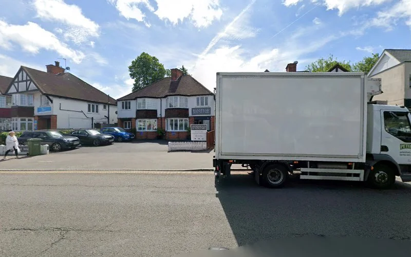 Rakhi Amlani, Principal Dentist, Banstead Dental Care - Dental clinic in Banstead