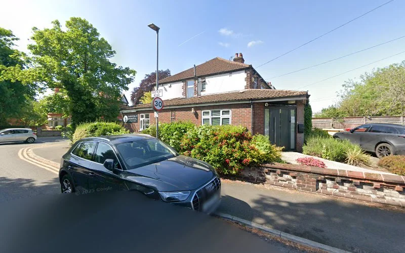 Mr I J Smith - Parkfield Dental Practice - Dental clinic in Manchester