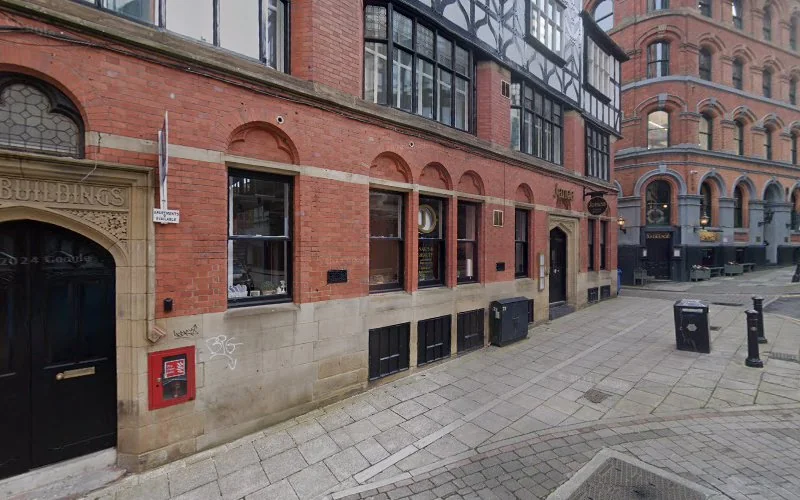 Fakha Dr S - Dentist in Manchester