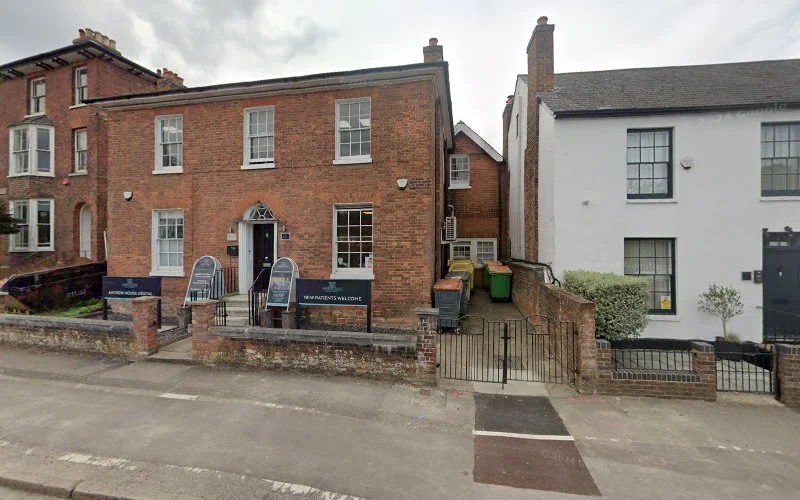 Sheikh I - Dental clinic in Tonbridge