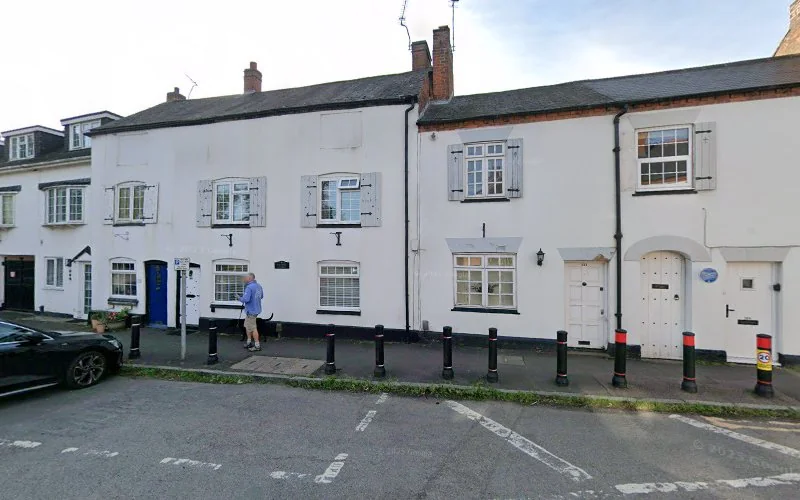 Dr Suneet Hayer - Burbage Dental Practice - Dentist in Hinckley