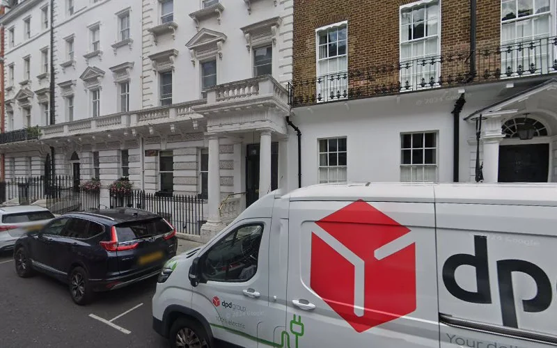 Dr Charles Ferber - Dental clinic in London