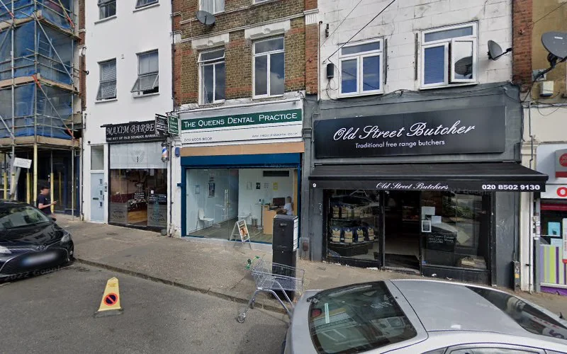 Isaacs Paul - Dentist in Buckhurst Hill