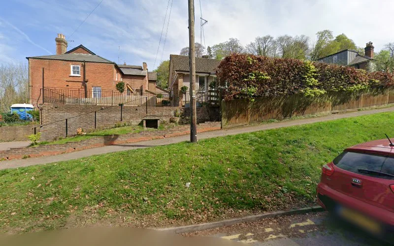 Mr M S Wright - Dentist in Godalming