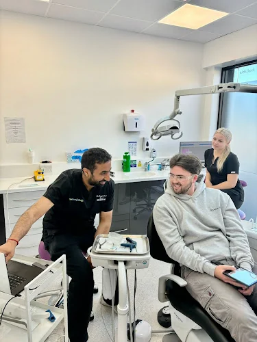 Sheffield Smiles Dental And Implant Centre - Cosmetic dentist in Sheffield