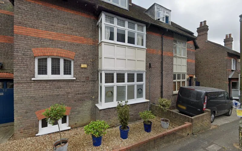 Vaughan Dental - Dental clinic in Harpenden