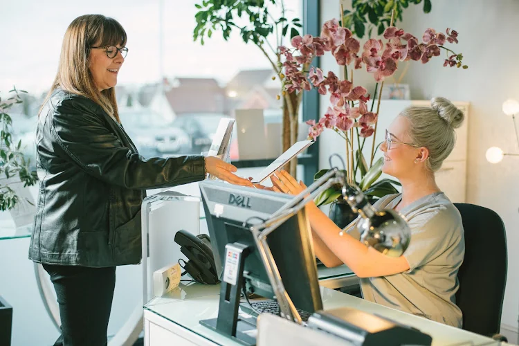 Shine Dental Care Mansfield - Dental clinic in Mansfield