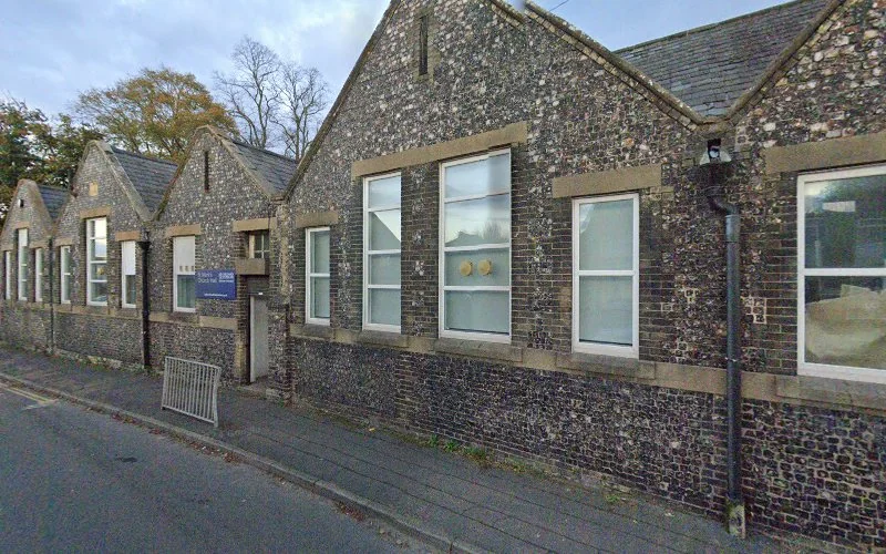 Weekend Dental Emergency Norwich - Dental clinic in Norwich