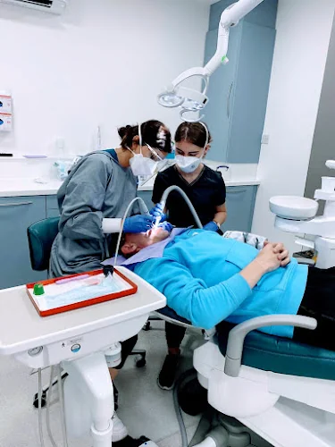 Riyo Dental - Dentist in Manchester