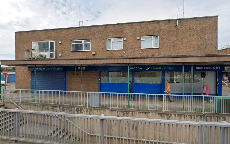 Dinani A - Dental clinic in Stevenage