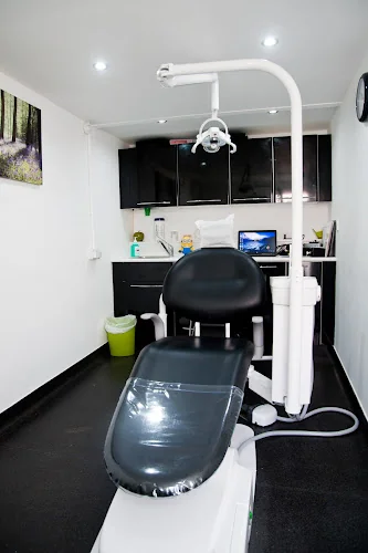 Lucy Reed Dental Hygiene - Dental hygienist in Cardiff