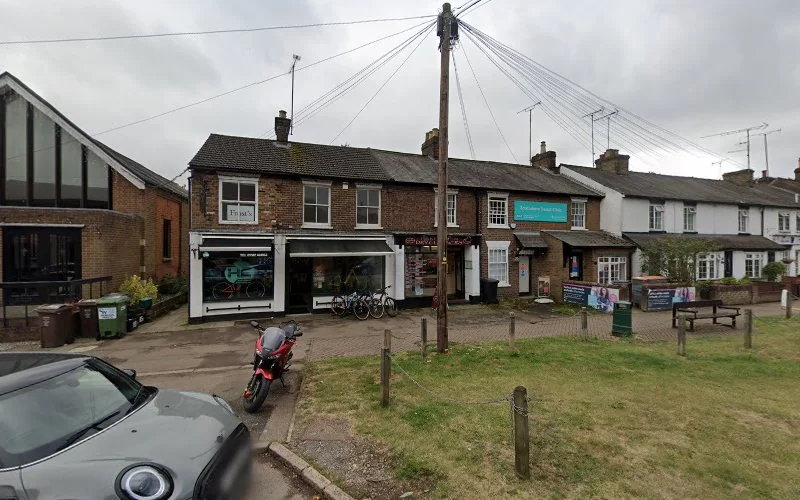 Khanon Dr M - Dental clinic in Harpenden