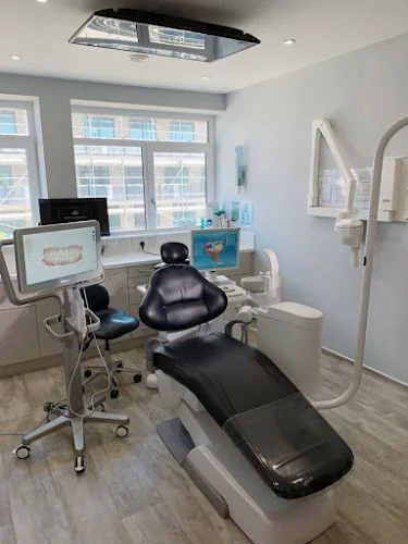 Broadway Dental Boutique | Crawley Dentist - Dental clinic in Crawley