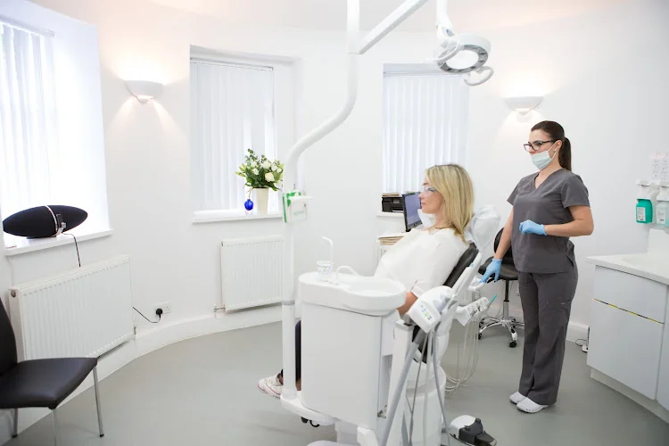 Holland Park Dental Centre - Dental clinic in London