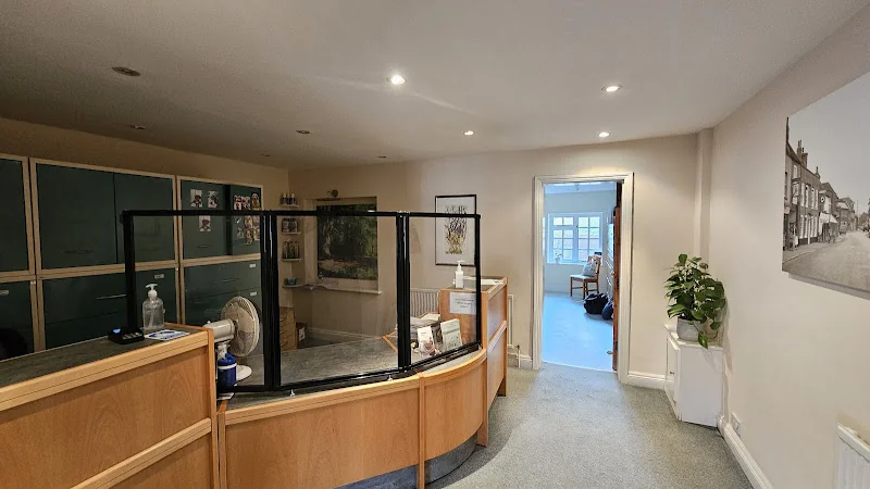 Theale Dental Surgery - Dentist in Reading