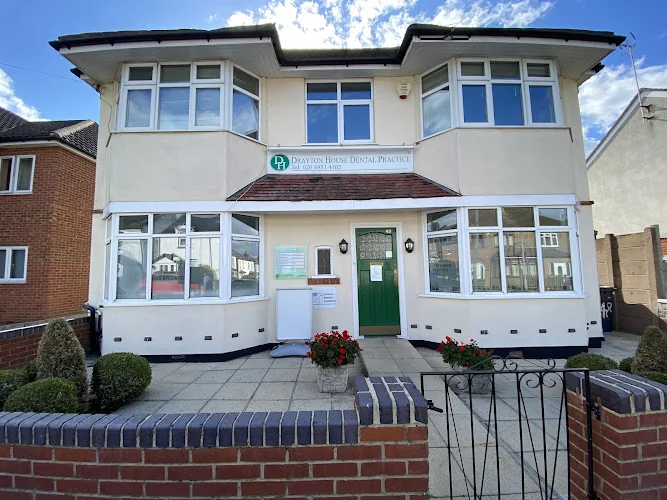 Drayton House Dental Practice - Dental clinic in Borehamwood