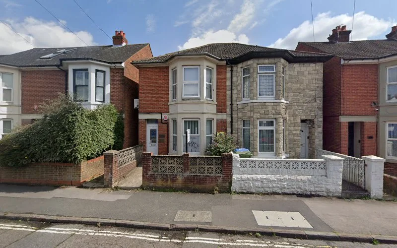 S Erfanmanesh - Dentist in Fareham