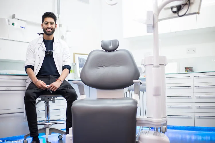 Dr. Deepak Aulak - Dentist in UK