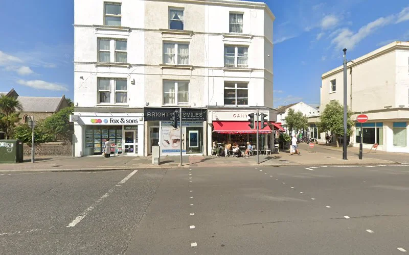 Imani Shahla - Dentist in Hove