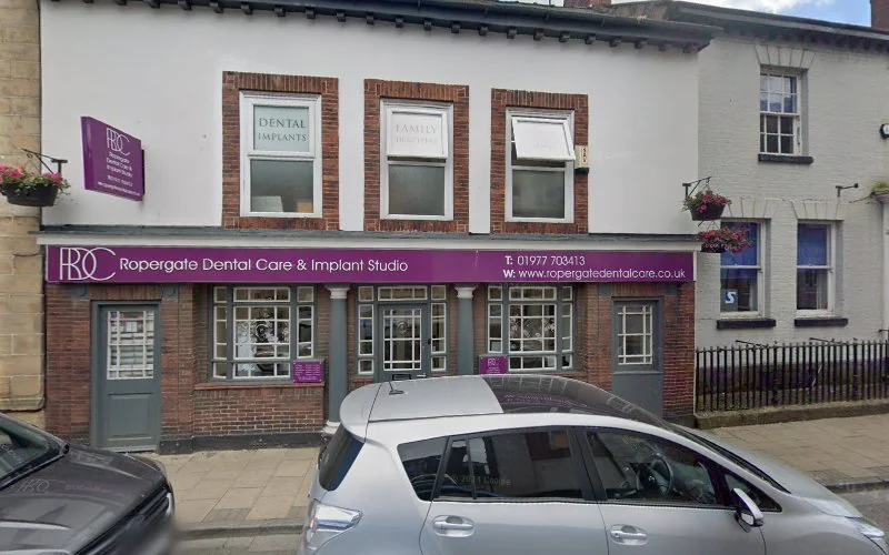 White N P - Dental clinic in Pontefract