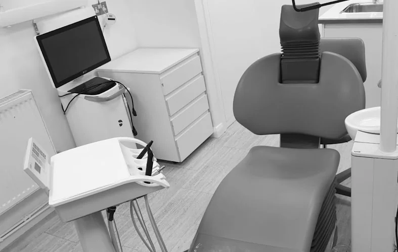 Escentics Dental & Implant Centre - Emergency dental service in Uxbridge