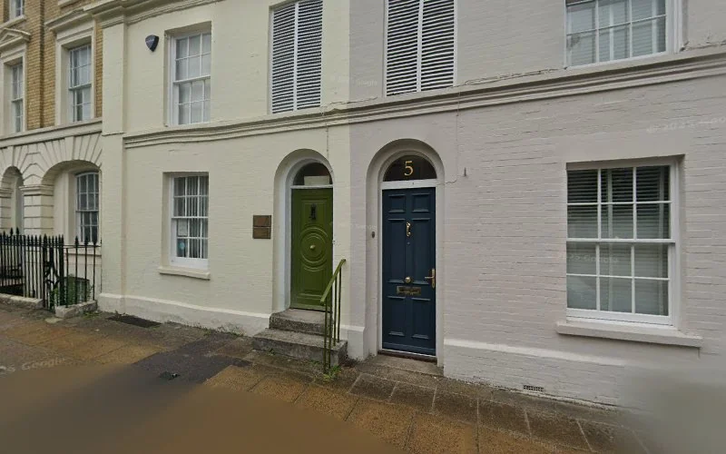 Bennett Claire - Dental clinic in Winchester