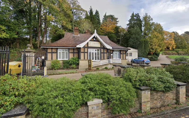 iSmile Skin & Dental Clinic - Cosmetic dentist in Tunbridge Wells