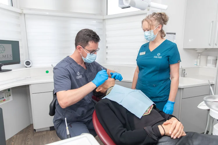 Holmes Dental Care - Dental clinic in Cardiff