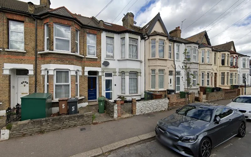 Cheap Dental Implants London - Dental implants periodontist in London