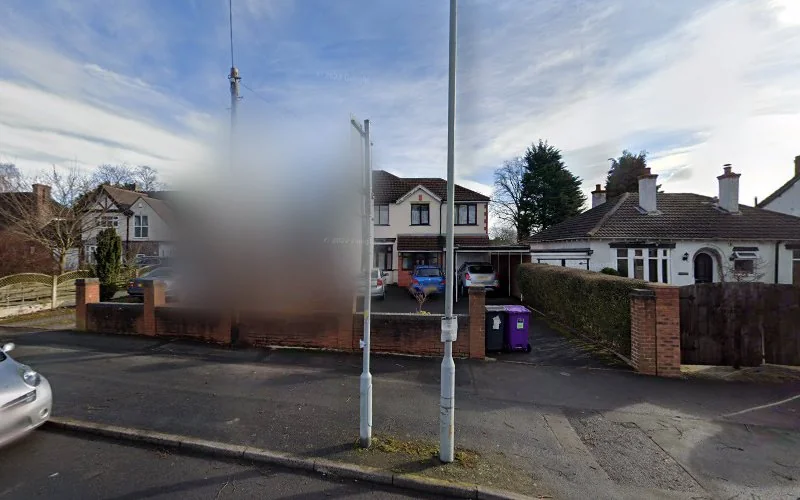 Aulak K - Dental clinic in Wolverhampton