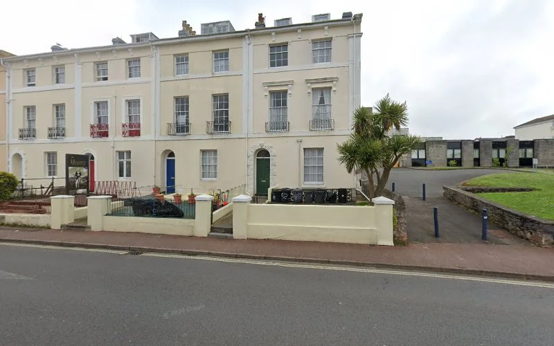 Popov P - Dental clinic in Torquay