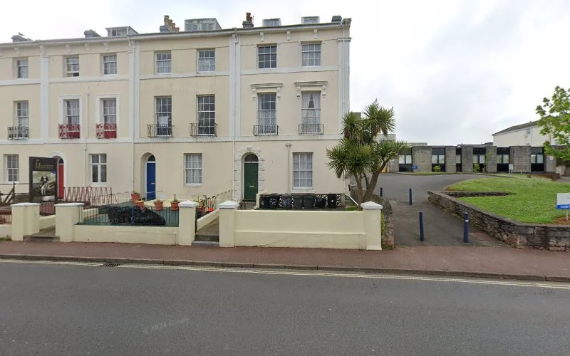 Lopez F - Dental clinic in Torquay