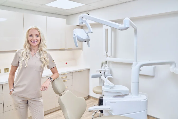 New Dental Clinic - Cosmetic dentist in Warrington