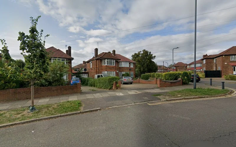 G Farmer - Dental clinic in Stanmore