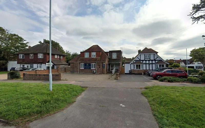 Pouladi Shahram - Dentist in Worthing