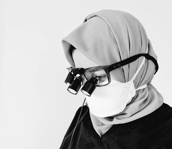 Renad.Dentist - Dentist in UK