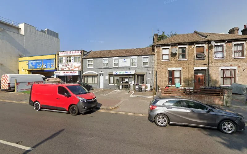 Dr Esen Ali Gunay - Dentist in London