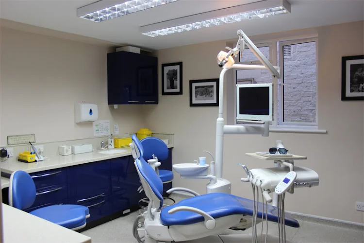 Farnham Road Dental Practice - Dental clinic in Guildford