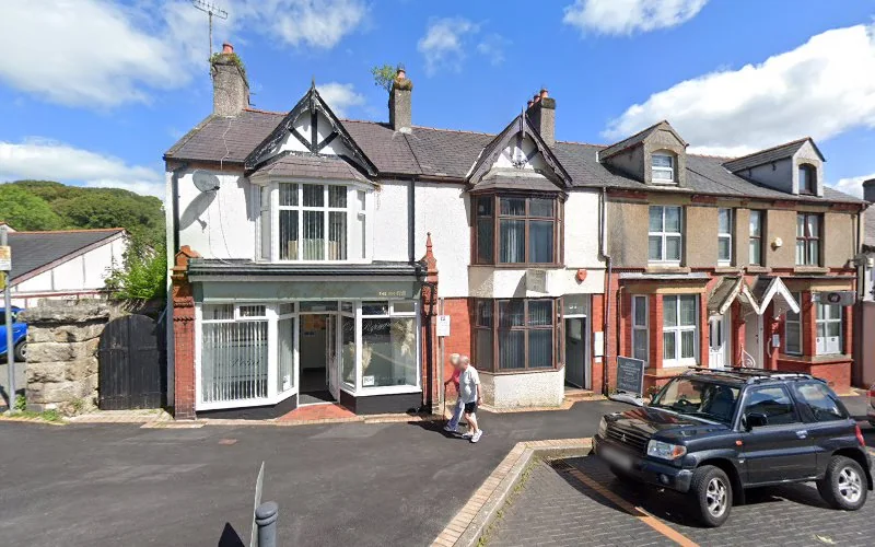 Davies T R & Thomas D - Dental clinic in Llangefni